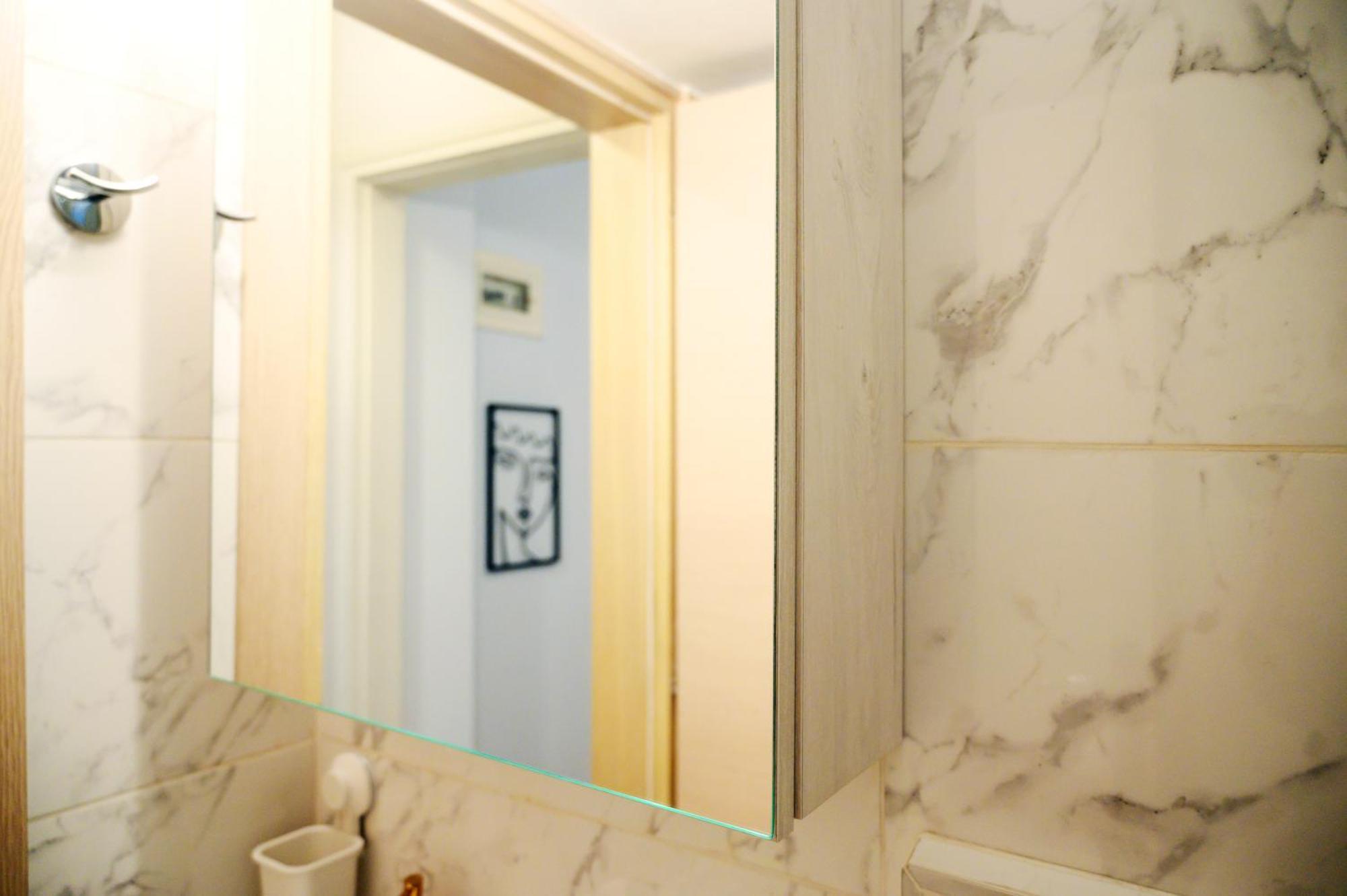 Modern Downtown Flat By Golden H&R Apartment Thessaloniki Exterior photo